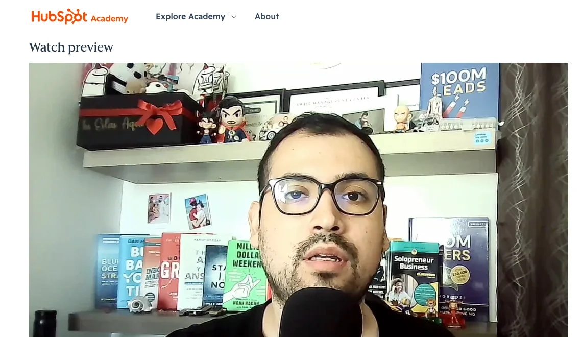 Vista previa de la lección Breeze Connectors en HubSpot Academy, presentada por Jorge Fuentes Zapata